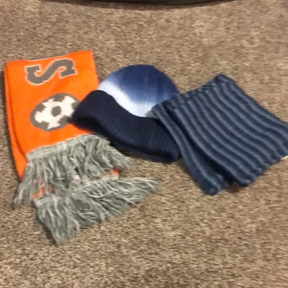 Winter accessories. Two scarves and hat. Little boys - Picture 1 of 1
